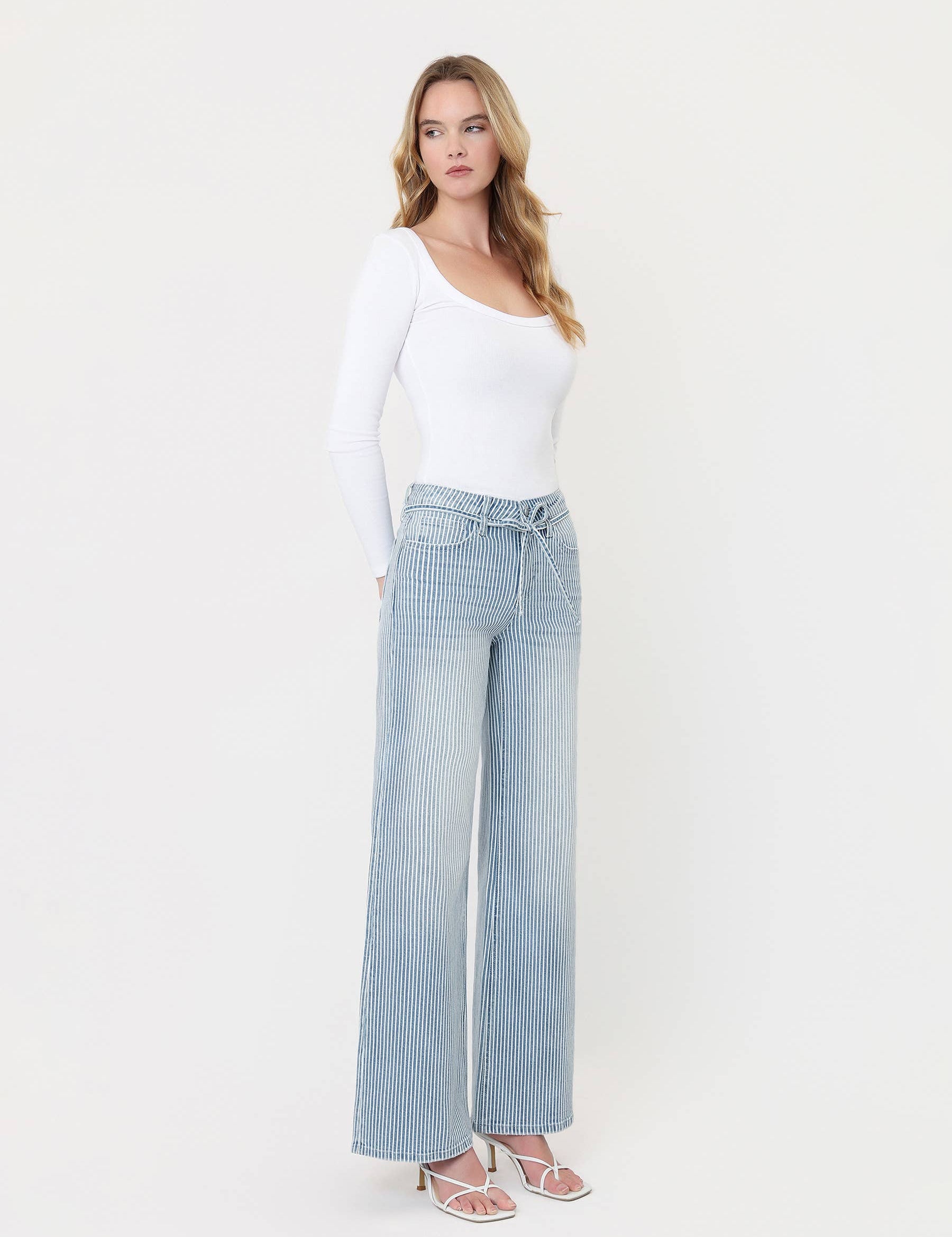 HIGH RISE WAIST TIE STRIPED WIDE LEG JEANS V3838STR: STRIPE / 24