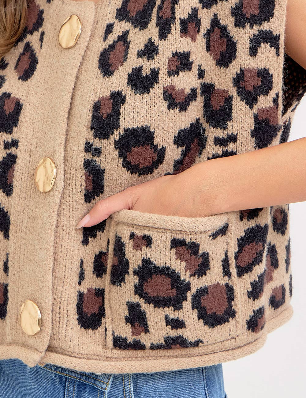 LEOPARD PRINT KNIT BUTTON-UP SWEATER TOP: TAUPE / Contemporary / L