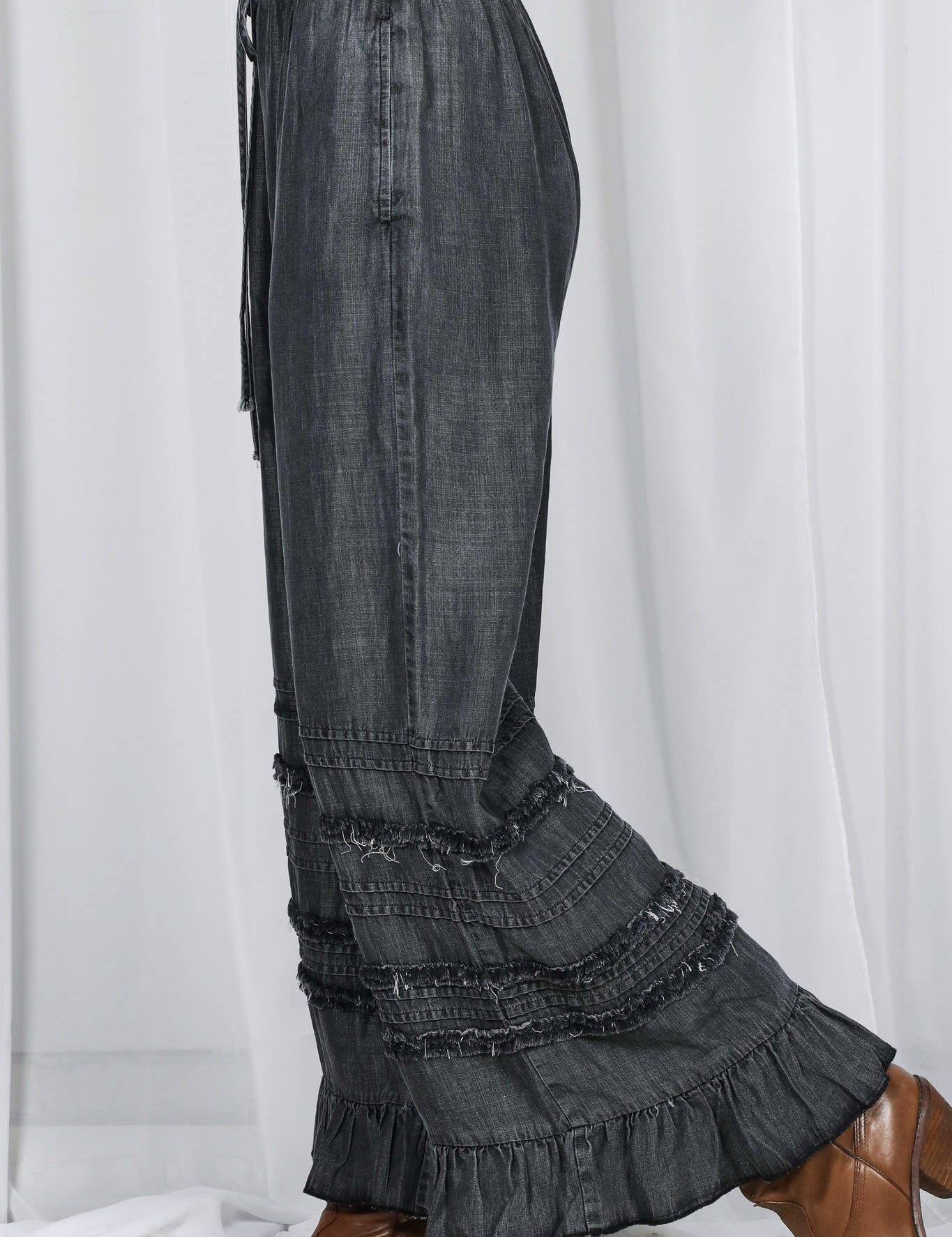 Flared Ruffle Hem Washed Chambray Crop Denim Pants VP83039: Washed Denim / L