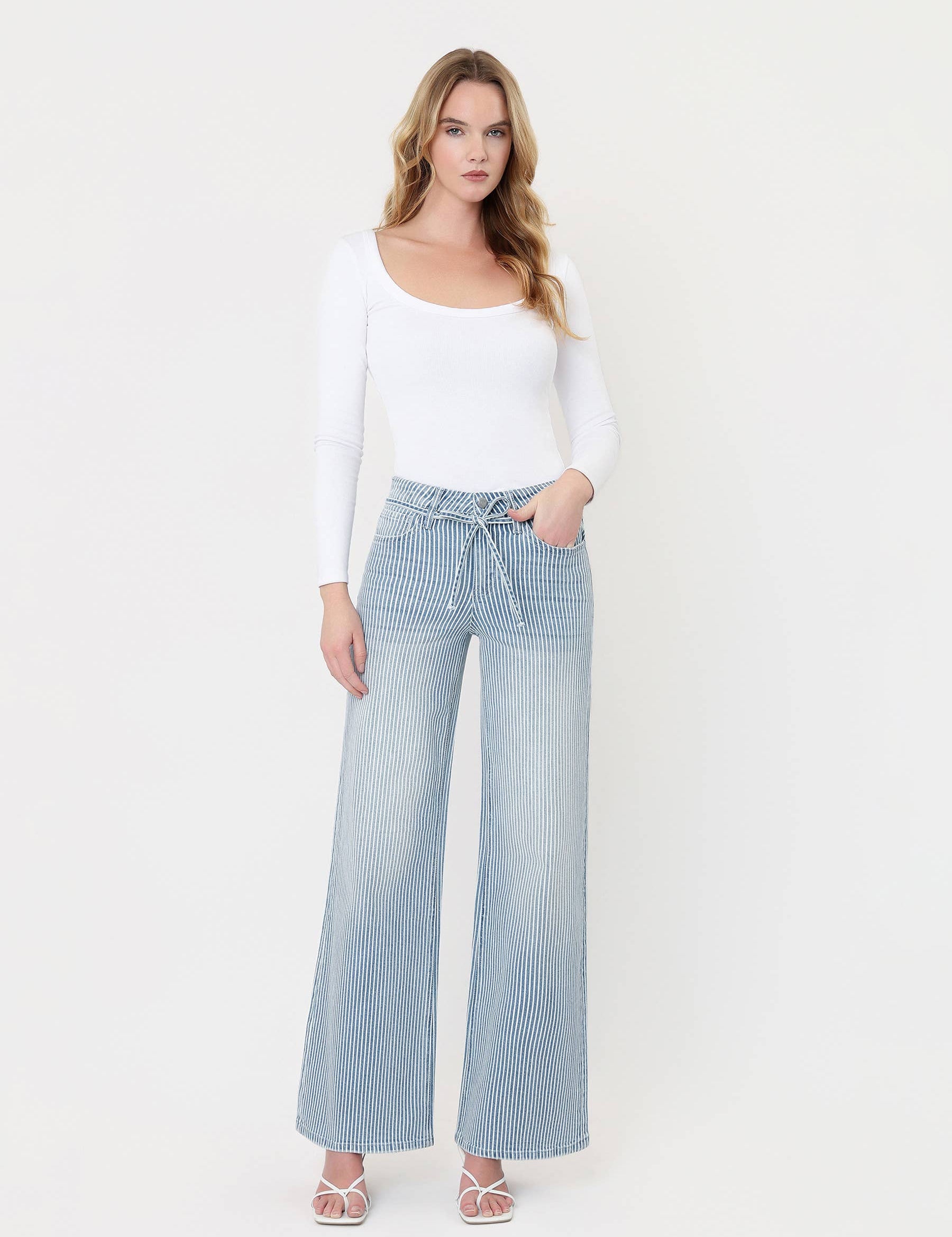 HIGH RISE WAIST TIE STRIPED WIDE LEG JEANS V3838STR: STRIPE / 26