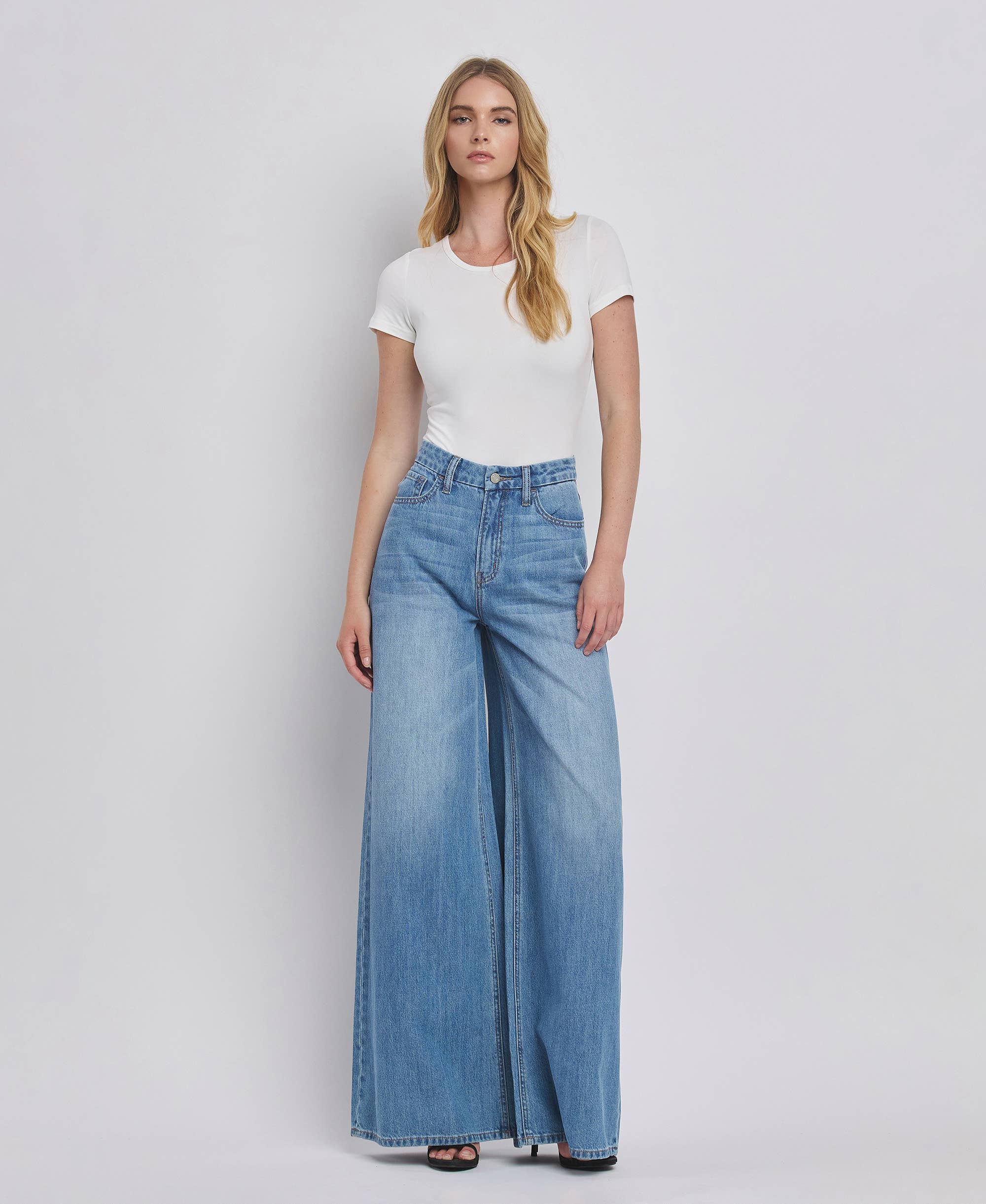 SUPER HIGH RISE WIDE LEG JEANS V3567: KUDOS / 32