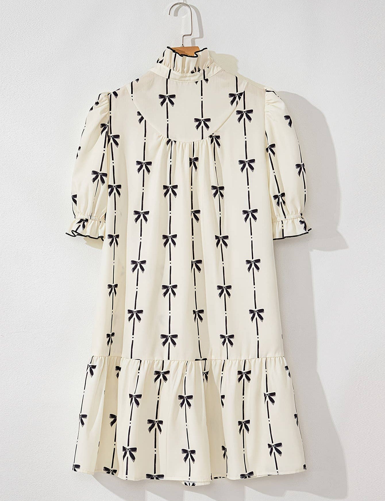 Bow print v-neck ruffle puff sleeve babydoll dress: Beige / L
