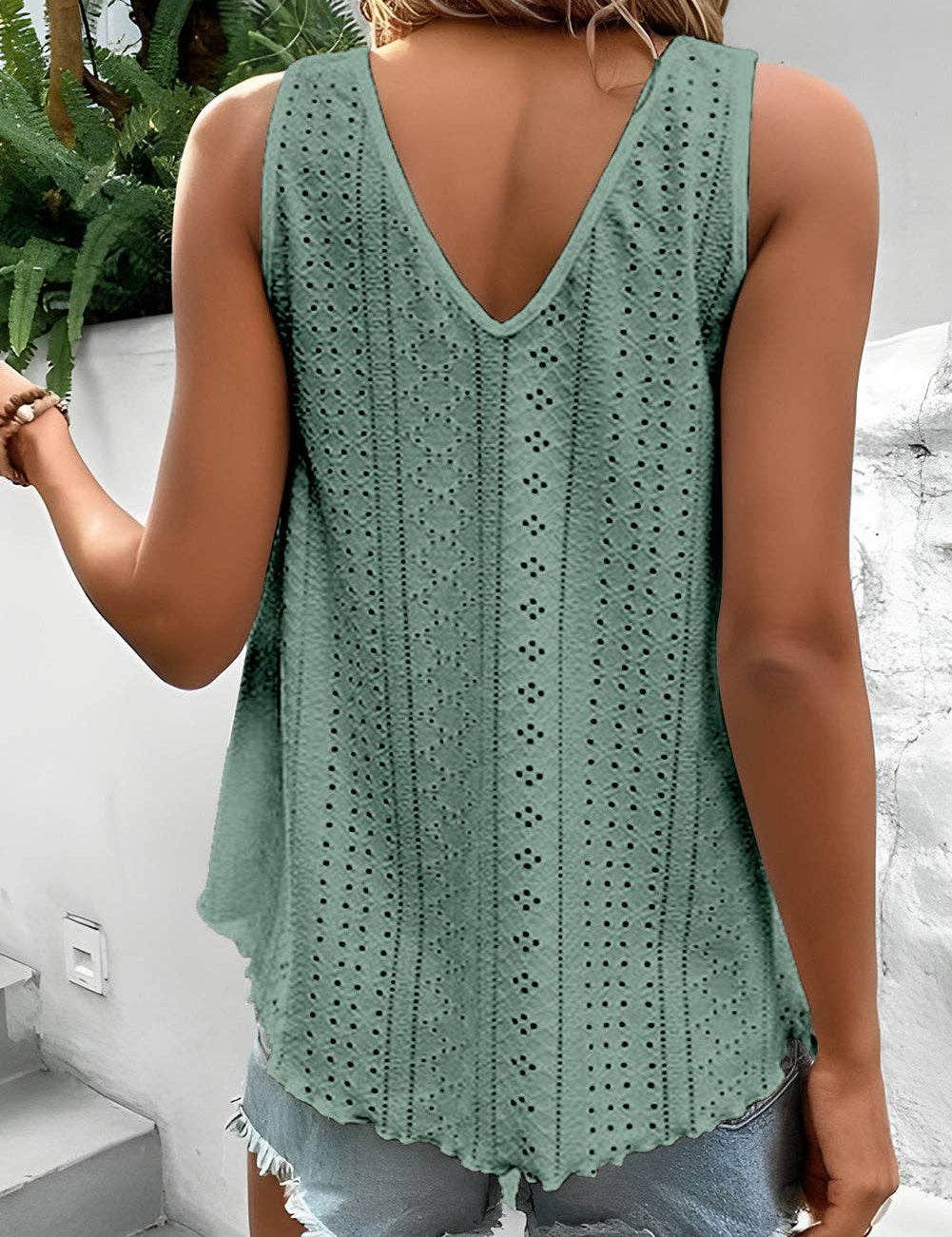 Multicolor Lace Crochet Splicing V Neck Loose Fit Tank Top: Mist Green / 95%Polyester+5%Elastane / XL