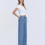 SUPER HIGH RISE TIE WAISTBAND WIDE LEG JEANS T6765: LUSH LIFE / 24